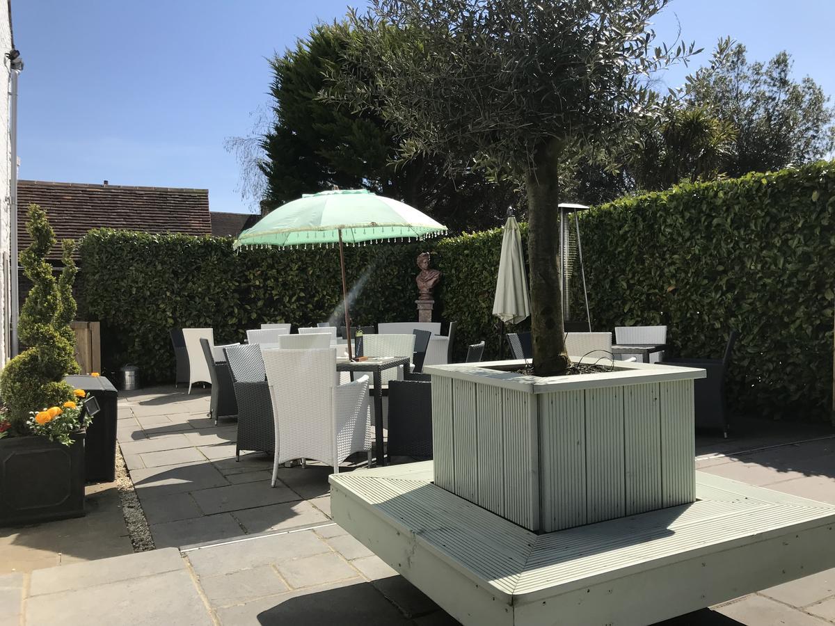 The Dog At Wingham Hotel Exterior foto